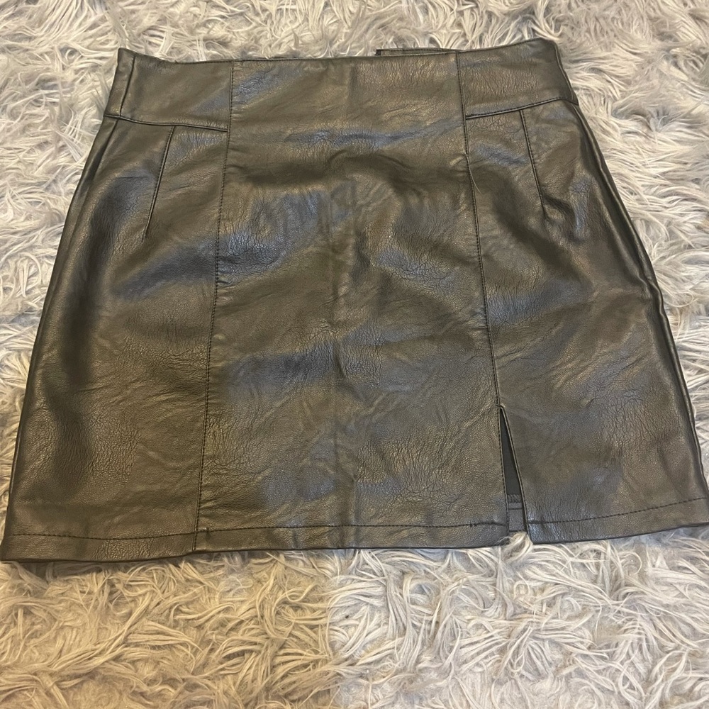 Black Topshop faux leather skirt